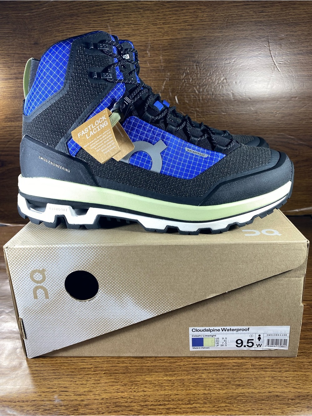 On Running CloudAlpine women’s shoe size 9.5